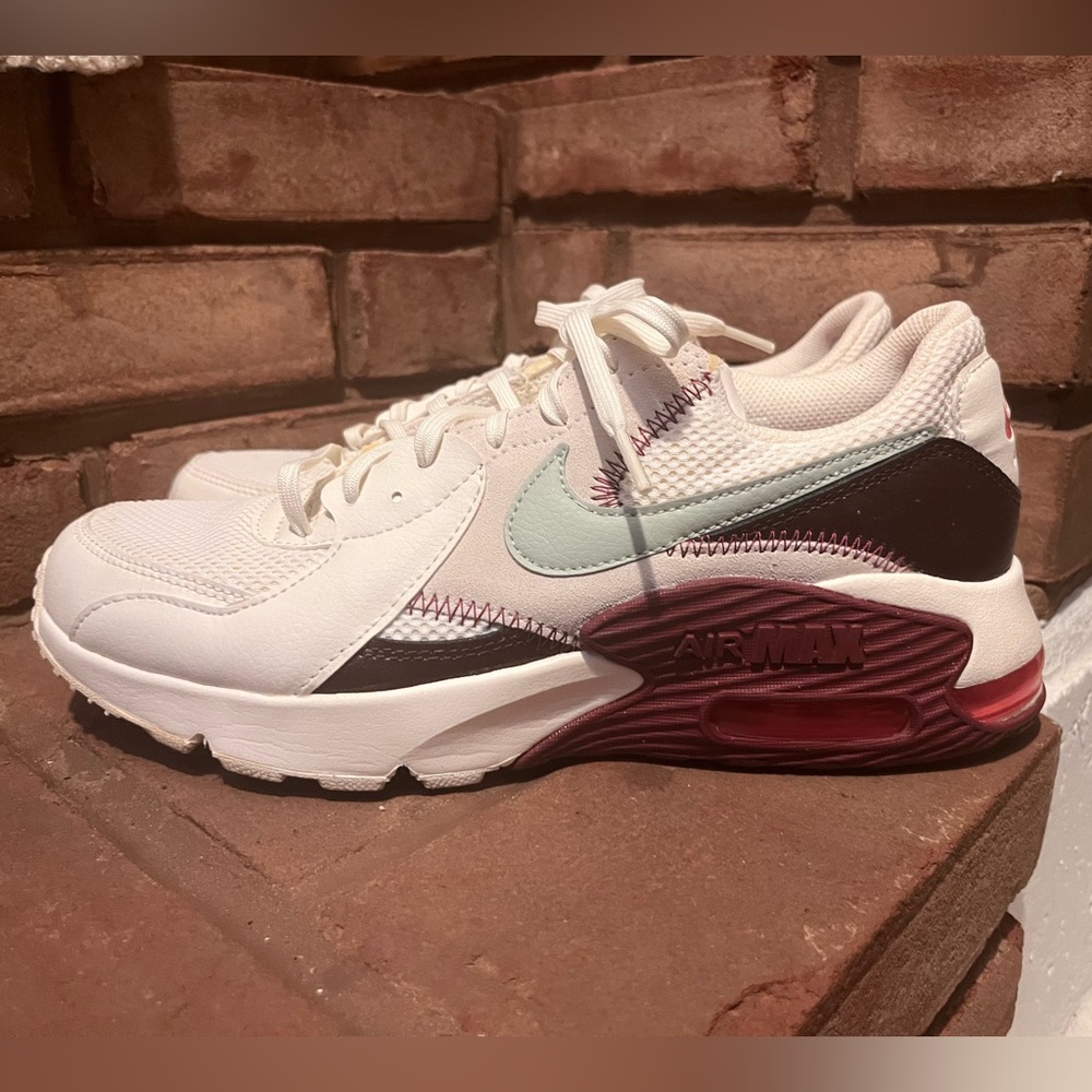 Nike Women's Air Max Excee Sail / Seafoam & Dark Beetroot - Women’s 9.5
